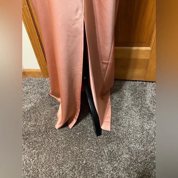 ✨HOST PICK✨NWT Revolve Finlay Halter Neck Gown - Picture 6 of 6